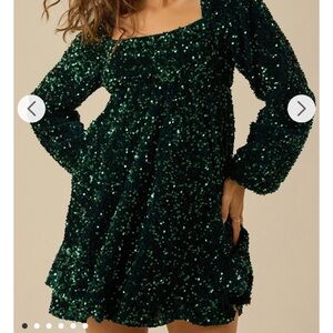 ALTAR’D STATE green sequin mini Christmas party dress.